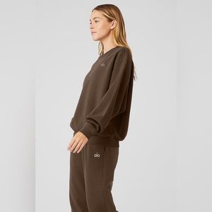 Alo Accolade Crewneck Sweatshirt - Espresso, Size Small